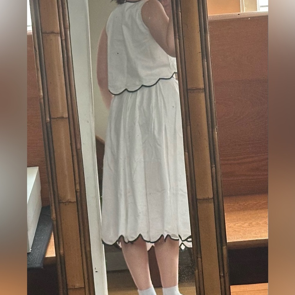French Connection White Skirt with Navy Scalloped Hem - Picture 3 of 11